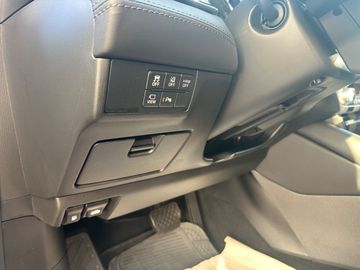 Car image 37