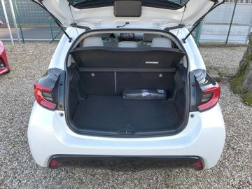 Car image 14