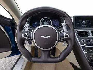 Car image 26