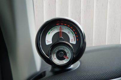 Car image 33