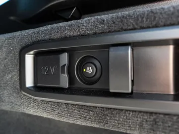 Car image 30