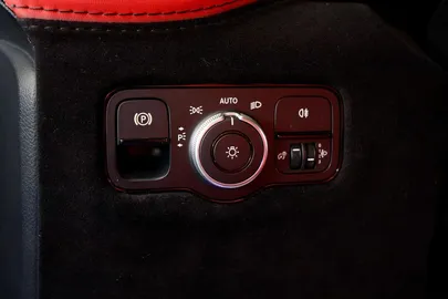 Car image 33