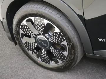 Car image 36