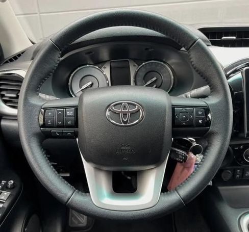 Toyota Hilux 2.8 D-4D 4x4 150 kW image number 9