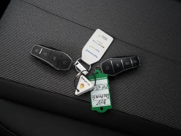 Car image 49