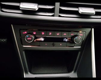 Car image 28