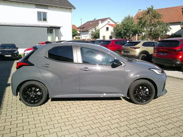 Car image 3