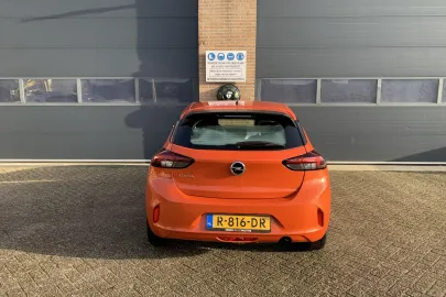 Car image 3