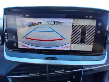 Car image 17