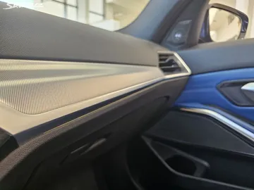 Car image 38