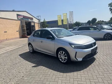 Car image 24