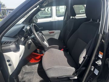 Car image 4