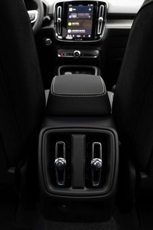 Volvo XC40 B3 Ultra Dark 120 kW image number 15