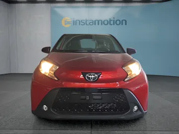 Car image 3