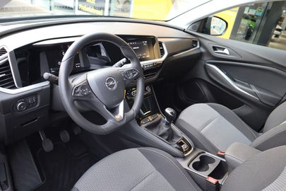 Car image 13