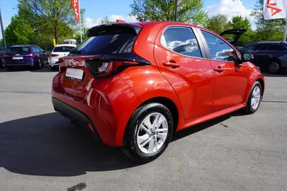 Car image 5