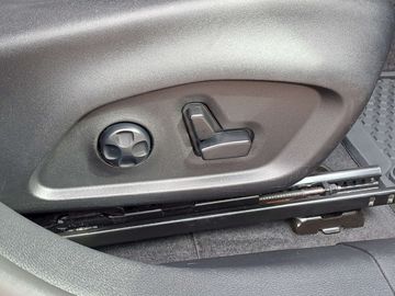 Car image 37