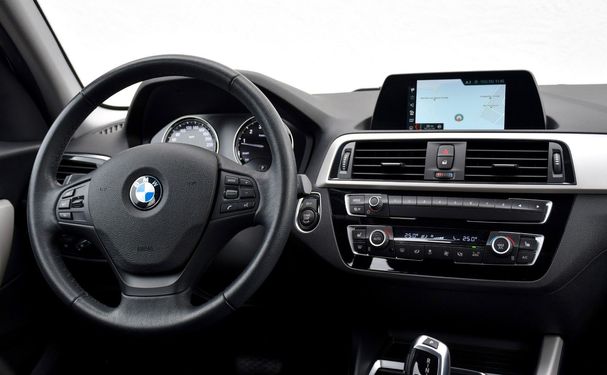 BMW 120i Advantage 135 kW image number 12