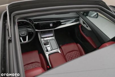 Car image 40