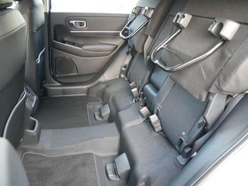 Car image 25