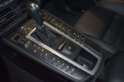 Car image 40