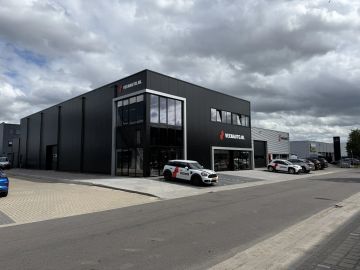 Car image 36