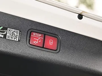 Car image 32