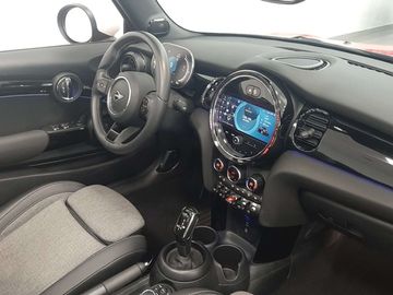 Car image 26