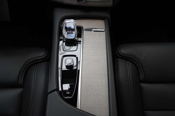 Volvo XC90 Recharge AWD Ultimate 335 kW image number 31