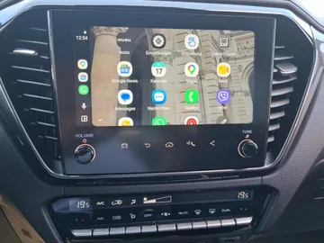 Car image 36