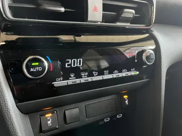 Car image 37