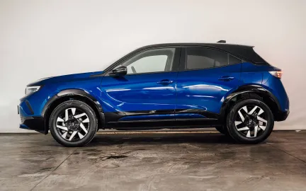 Car image 4