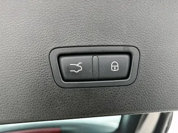 Car image 35