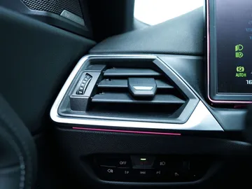 Car image 47