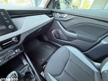 Car image 33
