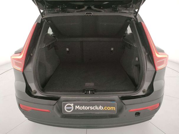 Volvo XC40 T2 Core Geartronic Momentum 95 kW image number 28