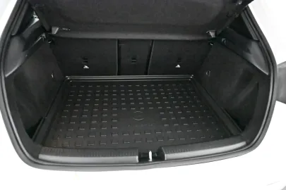 Car image 33