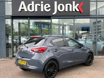 Car image 5