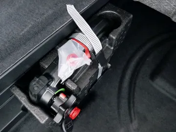 Car image 25
