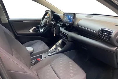 Car image 5