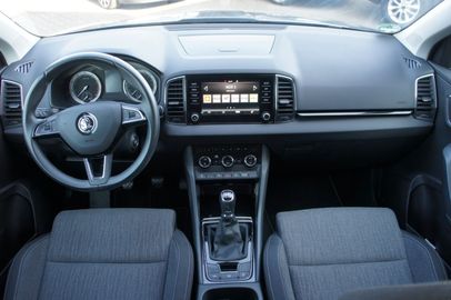 Car image 10