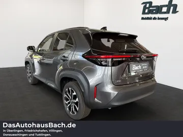 Car image 4