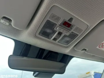 Car image 32