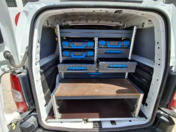 Car image 31