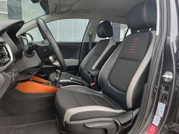 Car image 16