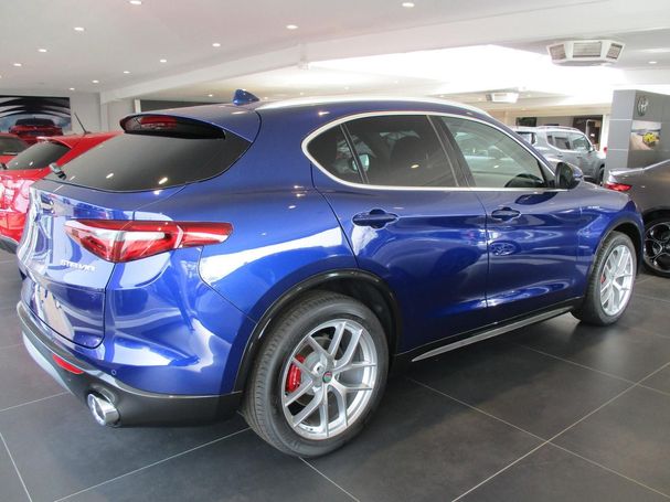 Alfa Romeo Stelvio 2.0 Turbo 16V AT8-Q4 Lusso 206 kW image number 3