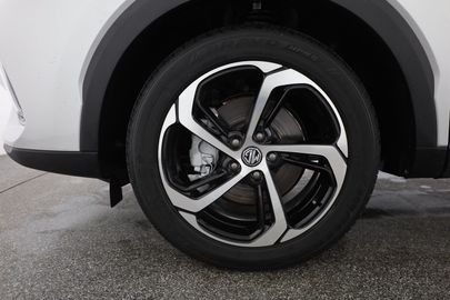 Car image 32