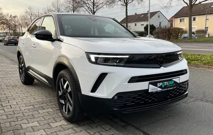 Car image 2