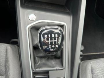 Car image 33