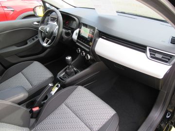 Car image 12